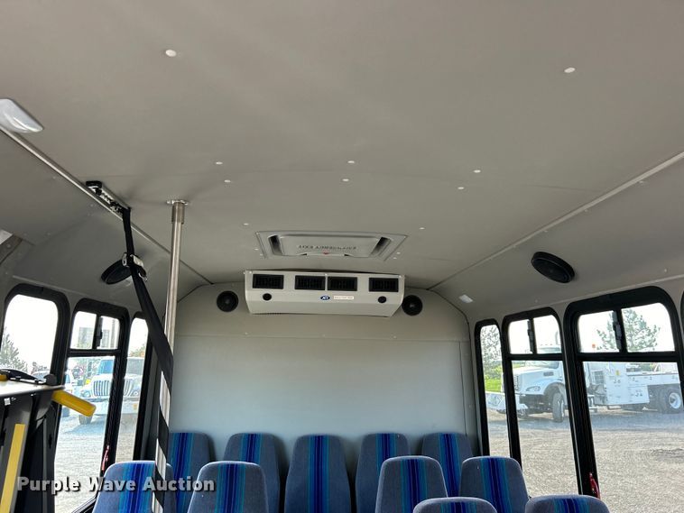 image for item EG0734 2018 Ford  E450 Super Duty  shuttle bus