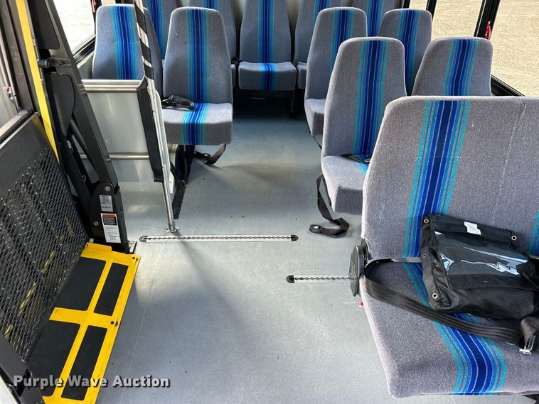 image for item EG0734 2018 Ford  E450 Super Duty  shuttle bus