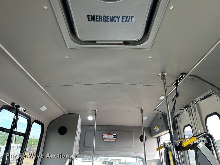 image for item EG0734 2018 Ford  E450 Super Duty  shuttle bus