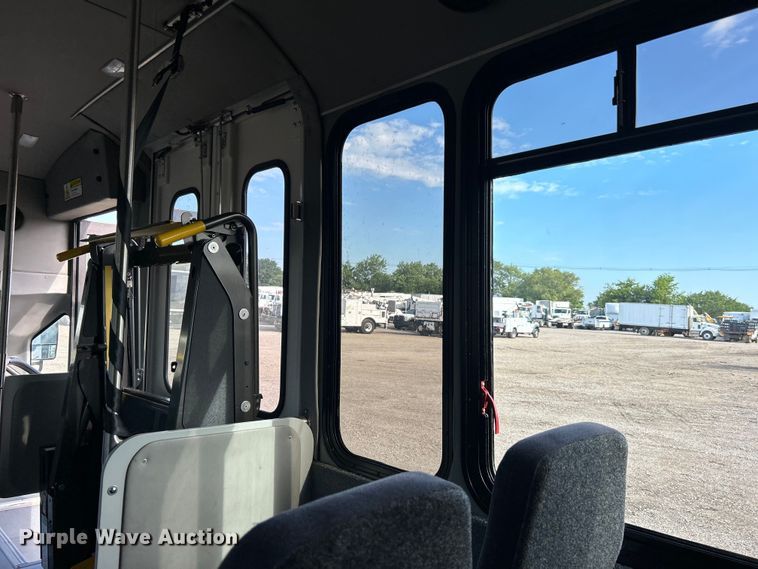 image for item EG0734 2018 Ford  E450 Super Duty  shuttle bus