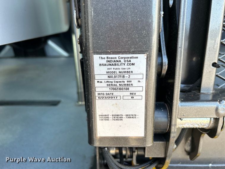 image for item EG0734 2018 Ford  E450 Super Duty  shuttle bus