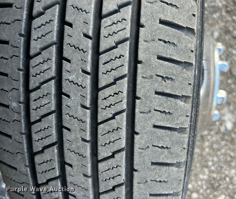 image for item EG0734 2018 Ford  E450 Super Duty  shuttle bus