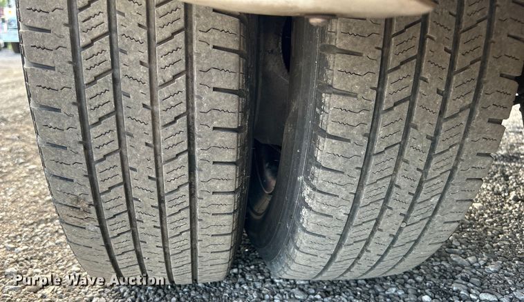 image for item EG0734 2018 Ford  E450 Super Duty  shuttle bus