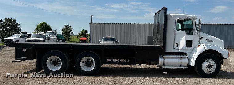 image for item EG0738 2005 Kenworth T300 flatbed truck