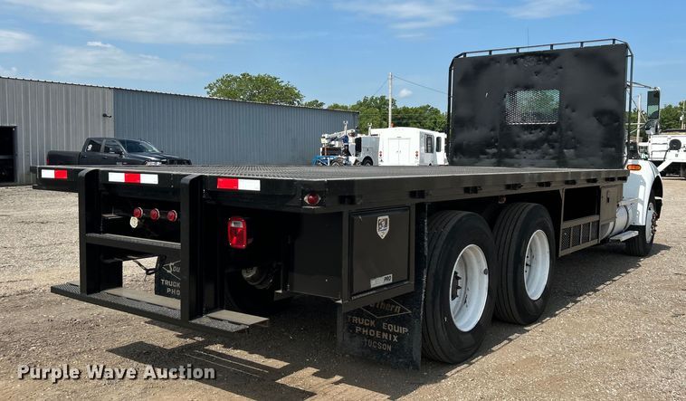 image for item EG0738 2005 Kenworth T300 flatbed truck