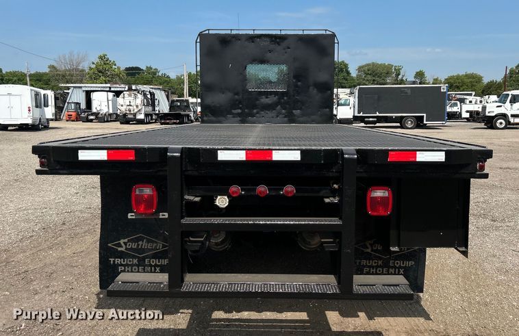 image for item EG0738 2005 Kenworth T300 flatbed truck