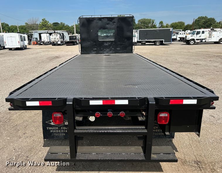 image for item EG0738 2005 Kenworth T300 flatbed truck