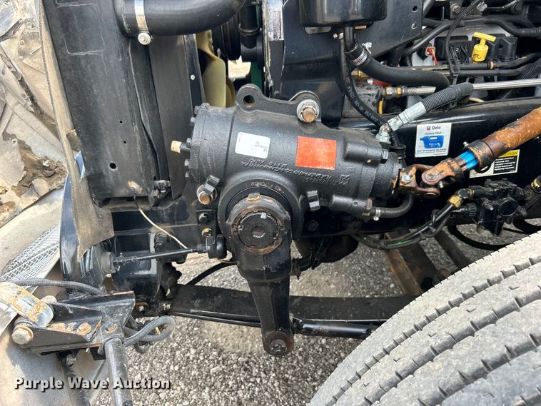 image for item EG0738 2005 Kenworth T300 flatbed truck