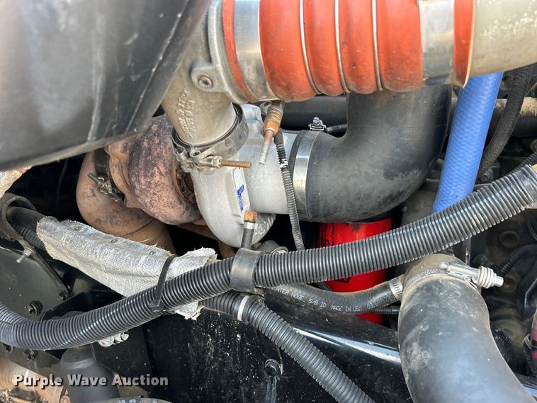 image for item EG0738 2005 Kenworth T300 flatbed truck