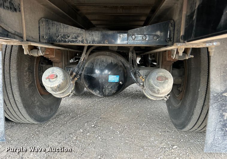 image for item EG0738 2005 Kenworth T300 flatbed truck