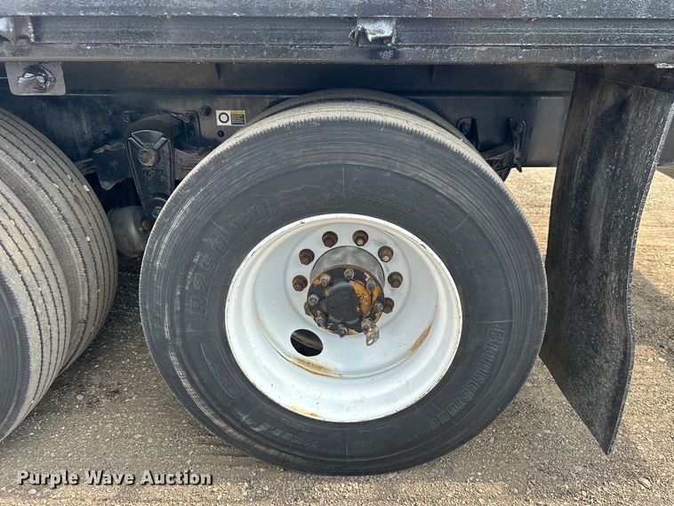 image for item EG0738 2005 Kenworth T300 flatbed truck