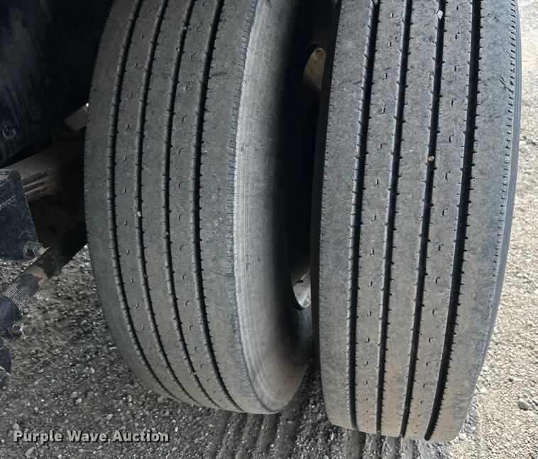 image for item EG0738 2005 Kenworth T300 flatbed truck