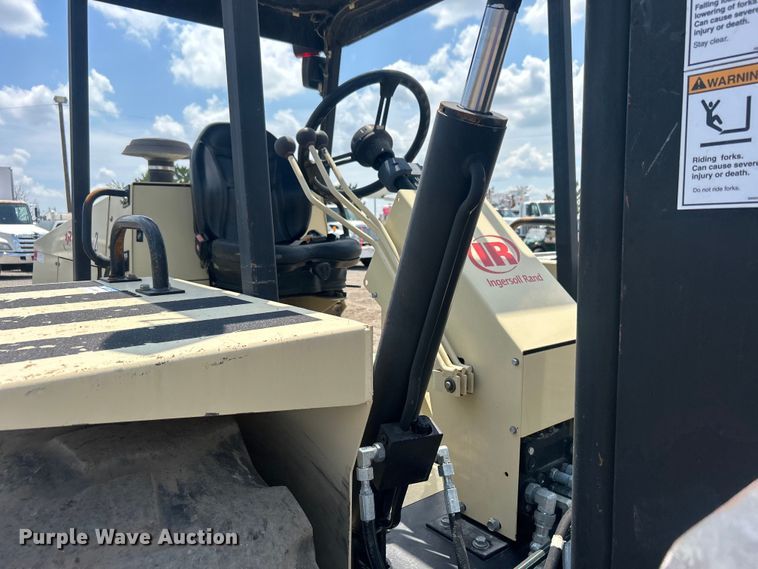 image for item EG0740 Ingersoll Rand RT-706J forklift