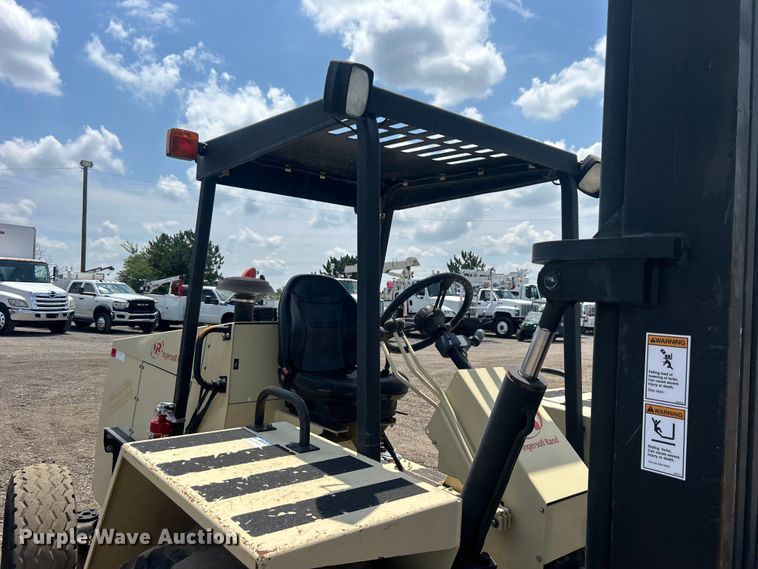 image for item EG0740 Ingersoll Rand RT-706J forklift