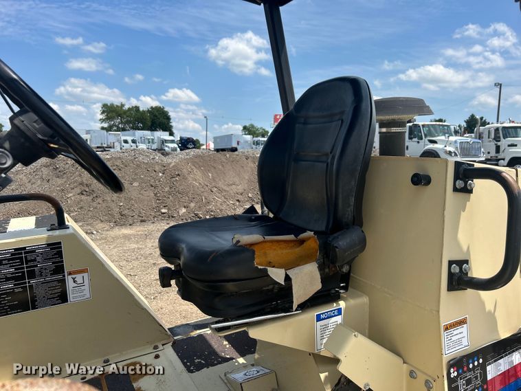 image for item EG0740 Ingersoll Rand RT-706J forklift