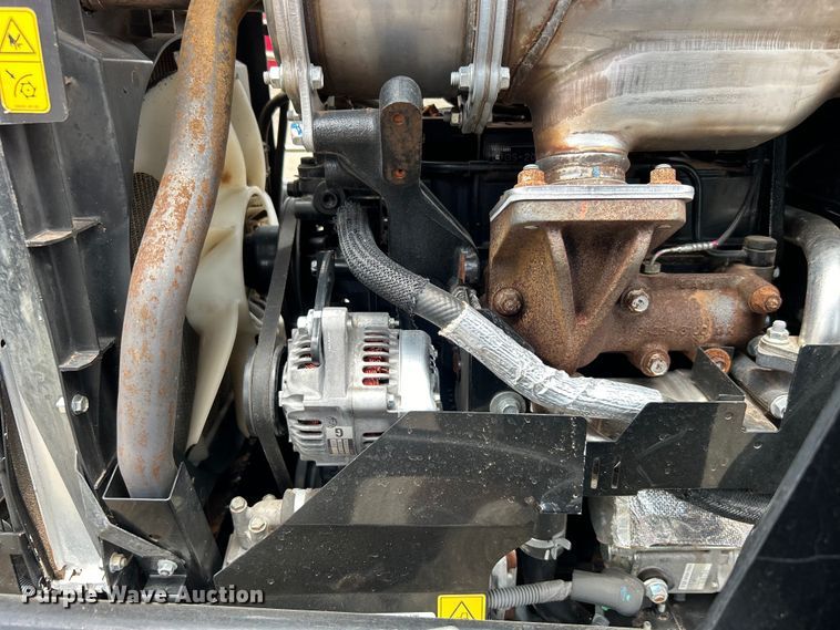 image for item EG0744 2018 Yanmar YT235 MFWD tractor