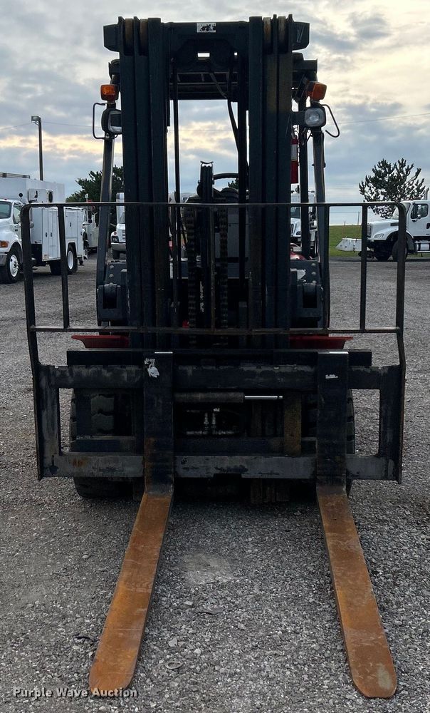 image for item EG0755 2004 Kalmar-AC, Inc. P80CX PS forklift