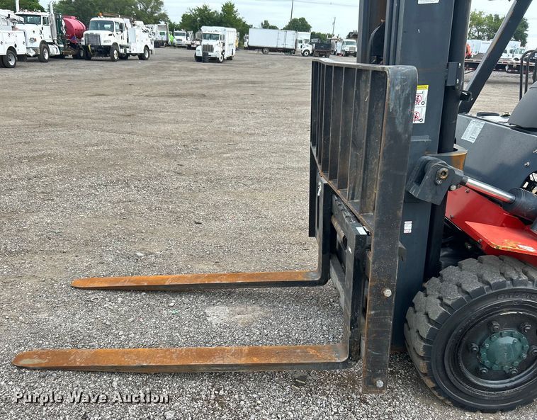 image for item EG0755 2004 Kalmar-AC, Inc. P80CX PS forklift