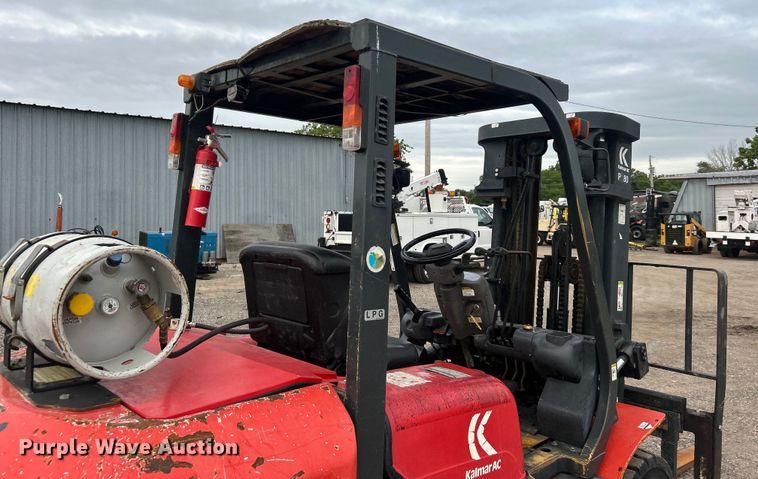 image for item EG0755 2004 Kalmar-AC, Inc. P80CX PS forklift