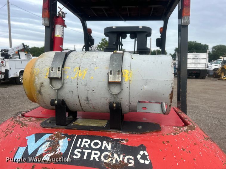 image for item EG0755 2004 Kalmar-AC, Inc. P80CX PS forklift