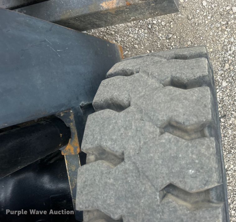 image for item EG0755 2004 Kalmar-AC, Inc. P80CX PS forklift