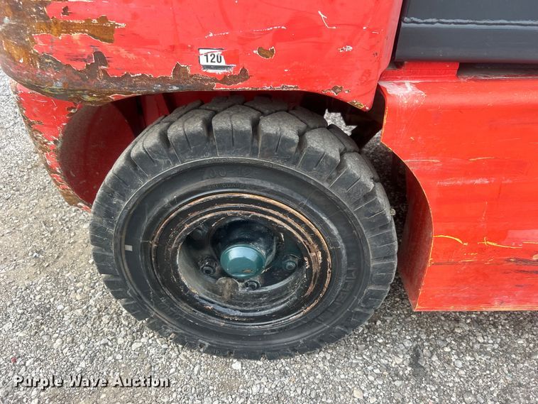 image for item EG0755 2004 Kalmar-AC, Inc. P80CX PS forklift