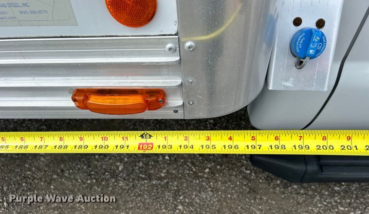 image for item EG0762 2013 Ford F550 Super Duty  box truck