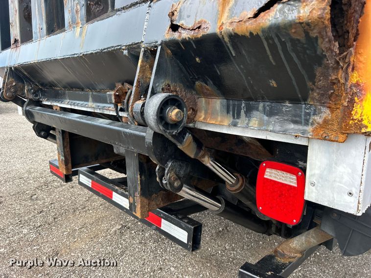 image for item EG0762 2013 Ford F550 Super Duty  box truck