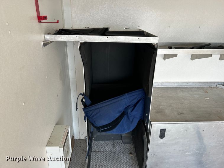 image for item EG0762 2013 Ford F550 Super Duty  box truck