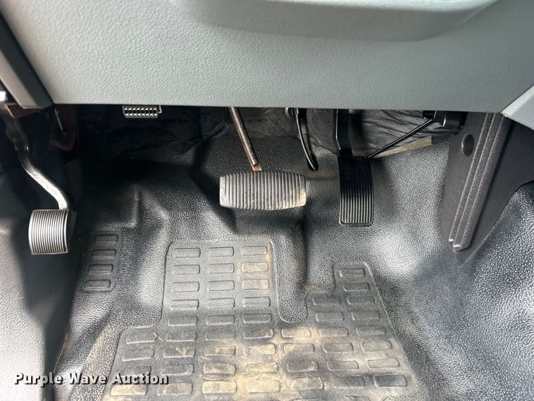 image for item EG0762 2013 Ford F550 Super Duty  box truck