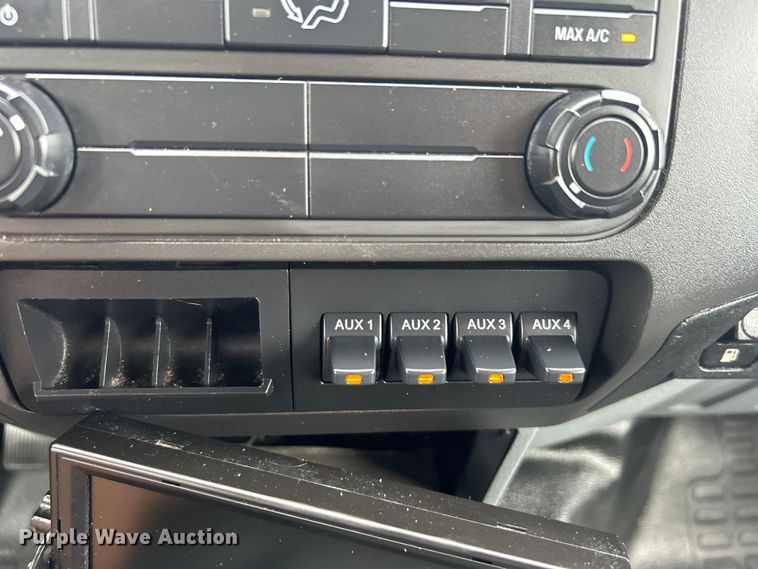 image for item EG0762 2013 Ford F550 Super Duty  box truck