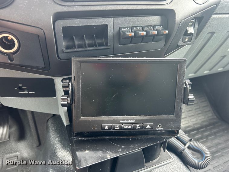 image for item EG0762 2013 Ford F550 Super Duty  box truck