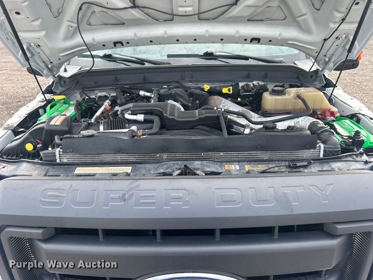 image for item EG0762 2013 Ford F550 Super Duty  box truck