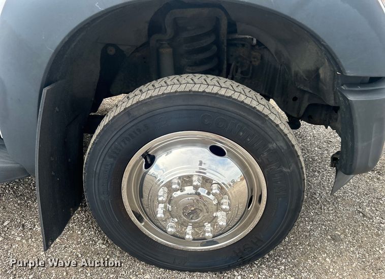 image for item EG0762 2013 Ford F550 Super Duty  box truck