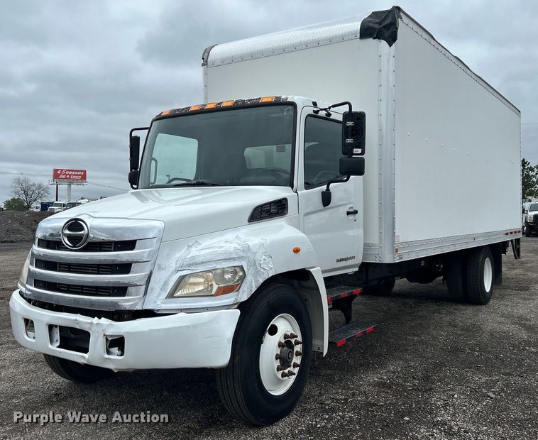 image for item EG1412 2013 Hino 268 box truck