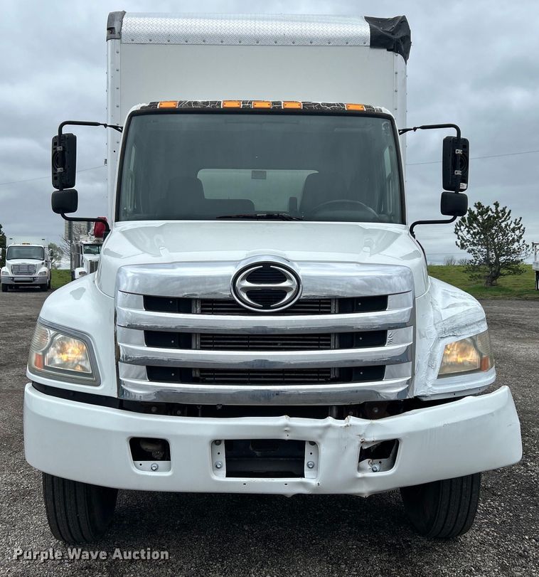 image for item EG1412 2013 Hino 268 box truck