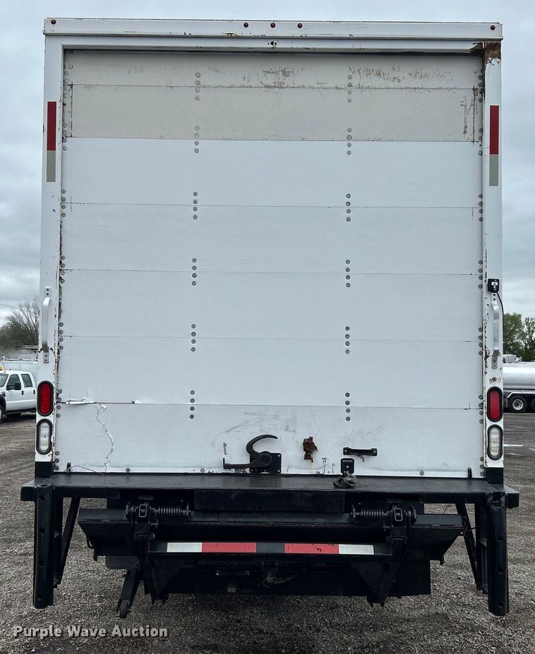 image for item EG1412 2013 Hino 268 box truck