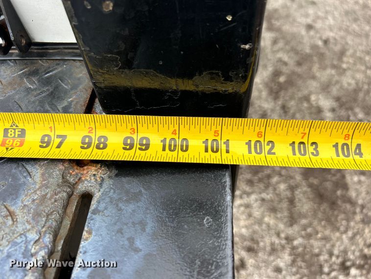 image for item EG1412 2013 Hino 268 box truck