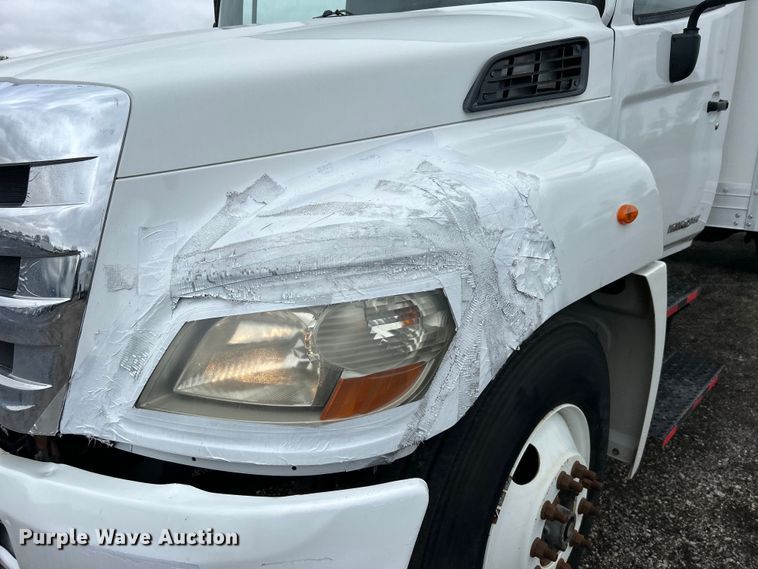 image for item EG1412 2013 Hino 268 box truck