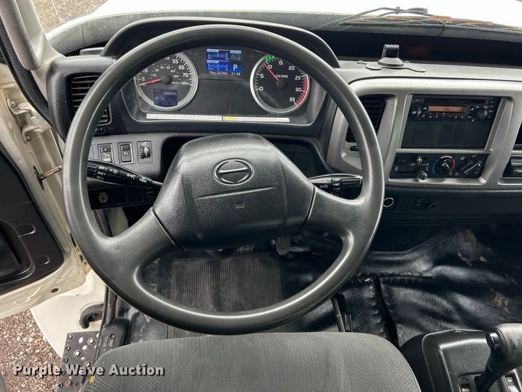 image for item EG1412 2013 Hino 268 box truck