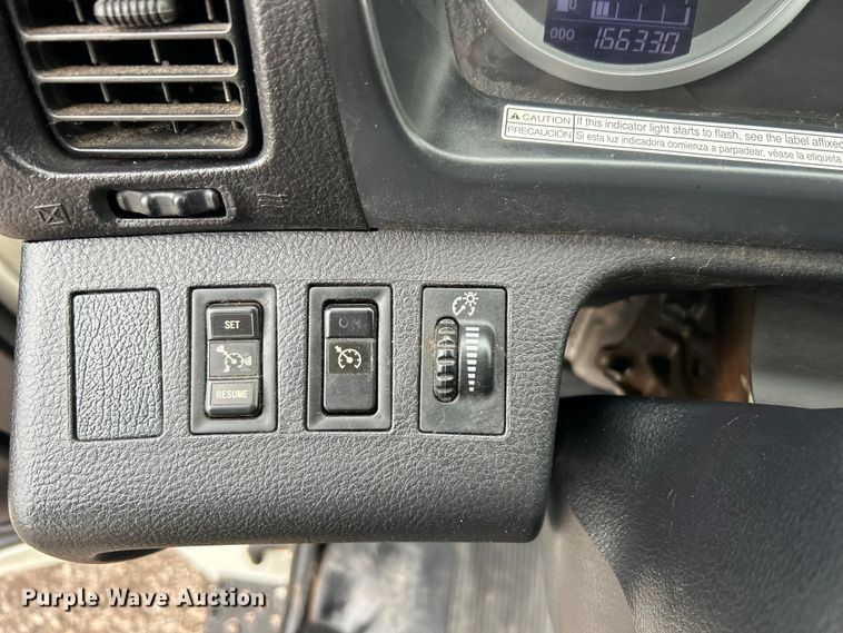 image for item EG1412 2013 Hino 268 box truck