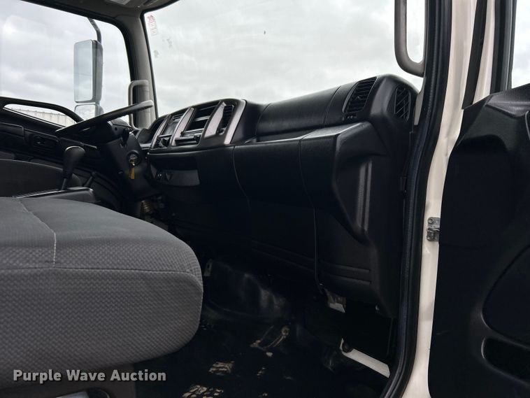 image for item EG1412 2013 Hino 268 box truck