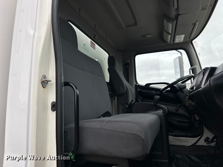 image for item EG1412 2013 Hino 268 box truck