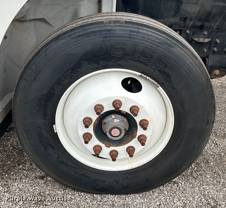 image for item EG1412 2013 Hino 268 box truck