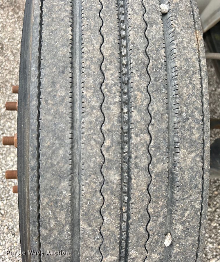 image for item EG1412 2013 Hino 268 box truck