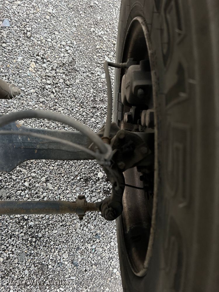 image for item EG1412 2013 Hino 268 box truck