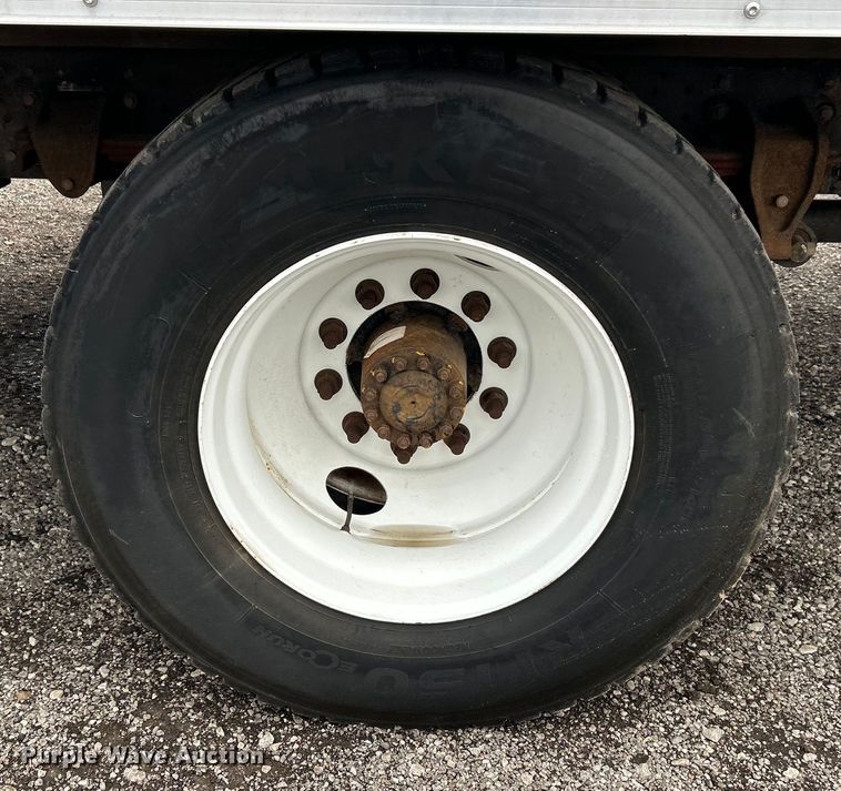 image for item EG1412 2013 Hino 268 box truck