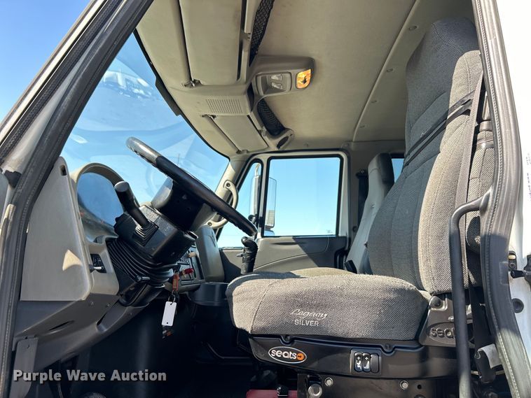 image for item EG1457 2010 International  7500 SBA box truck