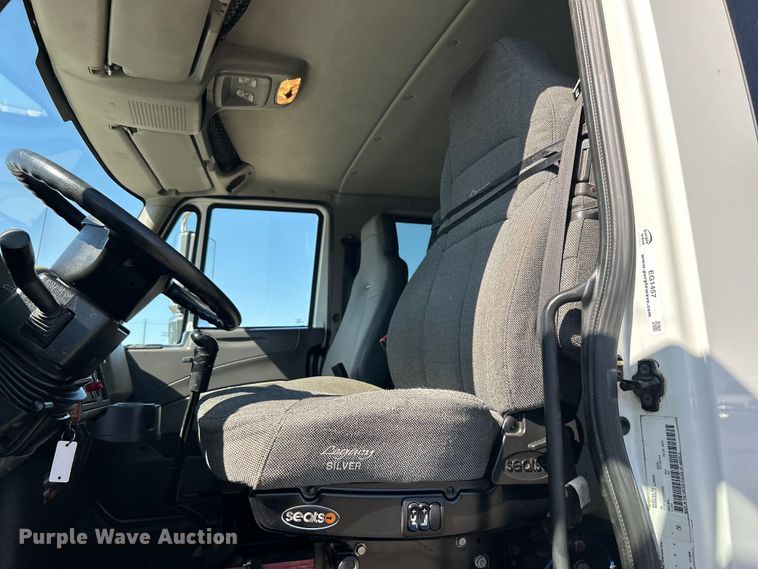 image for item EG1457 2010 International  7500 SBA box truck