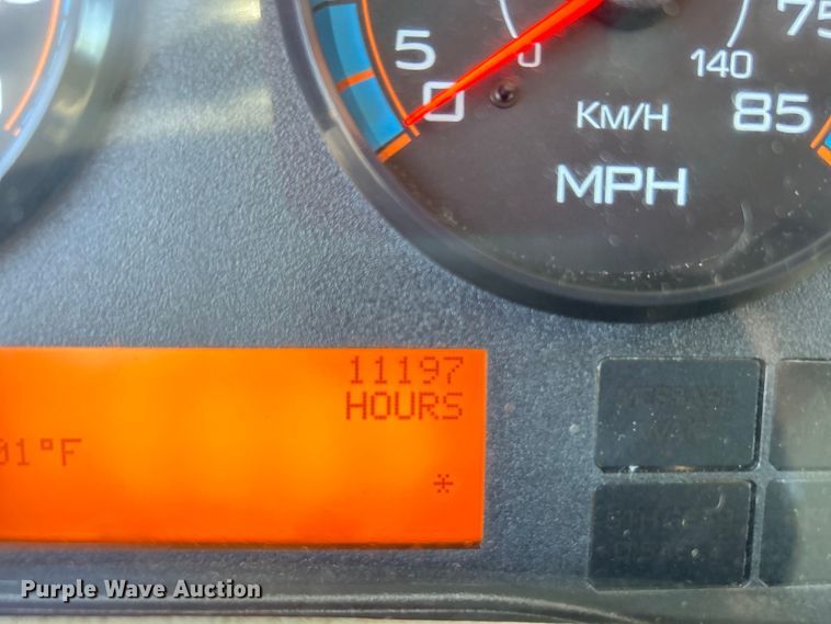 image for item EG1457 2010 International  7500 SBA box truck